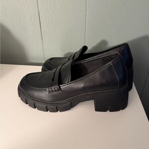 Elegant Black Leather Loafers